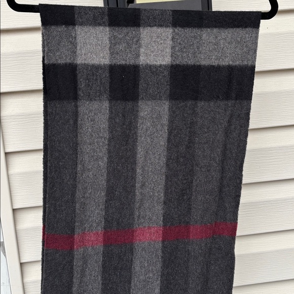 Burberry London England Black Gray Red Check 100% Cashmere Scotland Scarf - Picture 5 of 11